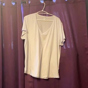 White tee shirt